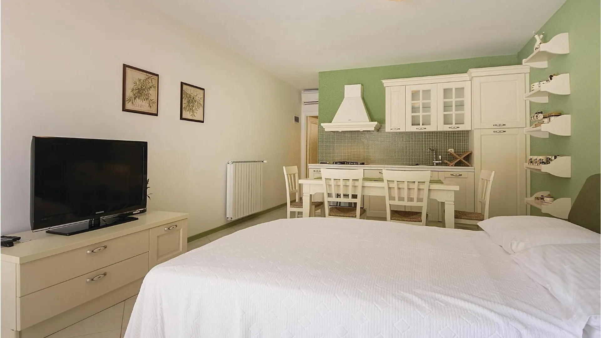 Beautiful Home In Pula With House Sea View 0*,  Chorvatsko